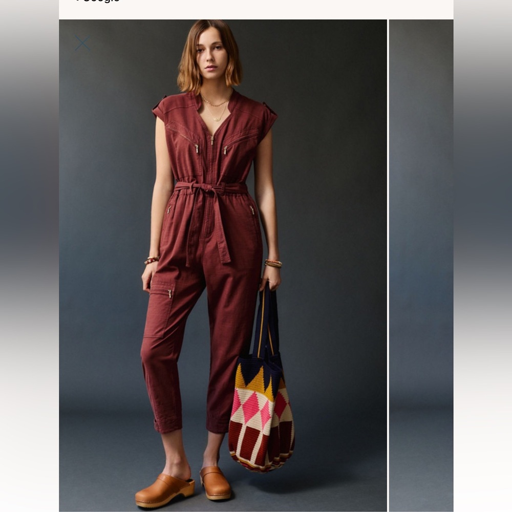 Chic Red Jumpsuit with Elastic Waist and Tapered Legs size S